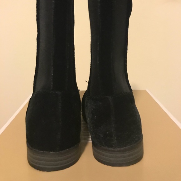 Brand new with box Michael Kors toddler boots - Picture 2 of 3